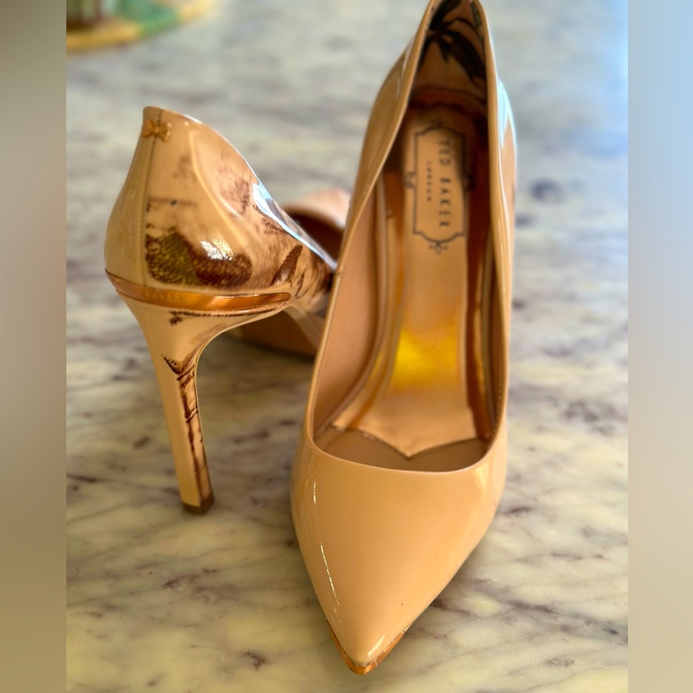 Ted Baker London size 38 US 7